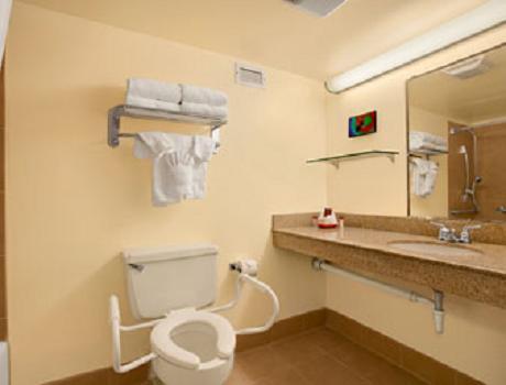 Howard Johnson Plaza Kansas City Hotel & Conference Center מראה חיצוני תמונה