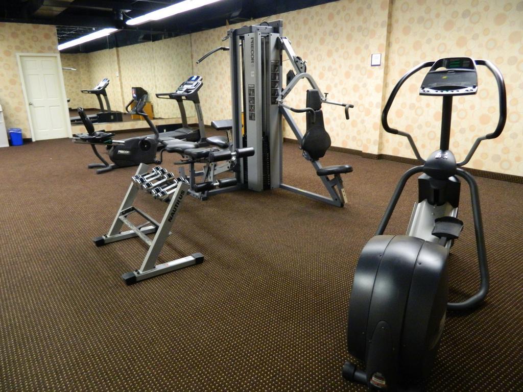 Howard Johnson Plaza Kansas City Hotel & Conference Center מראה חיצוני תמונה
